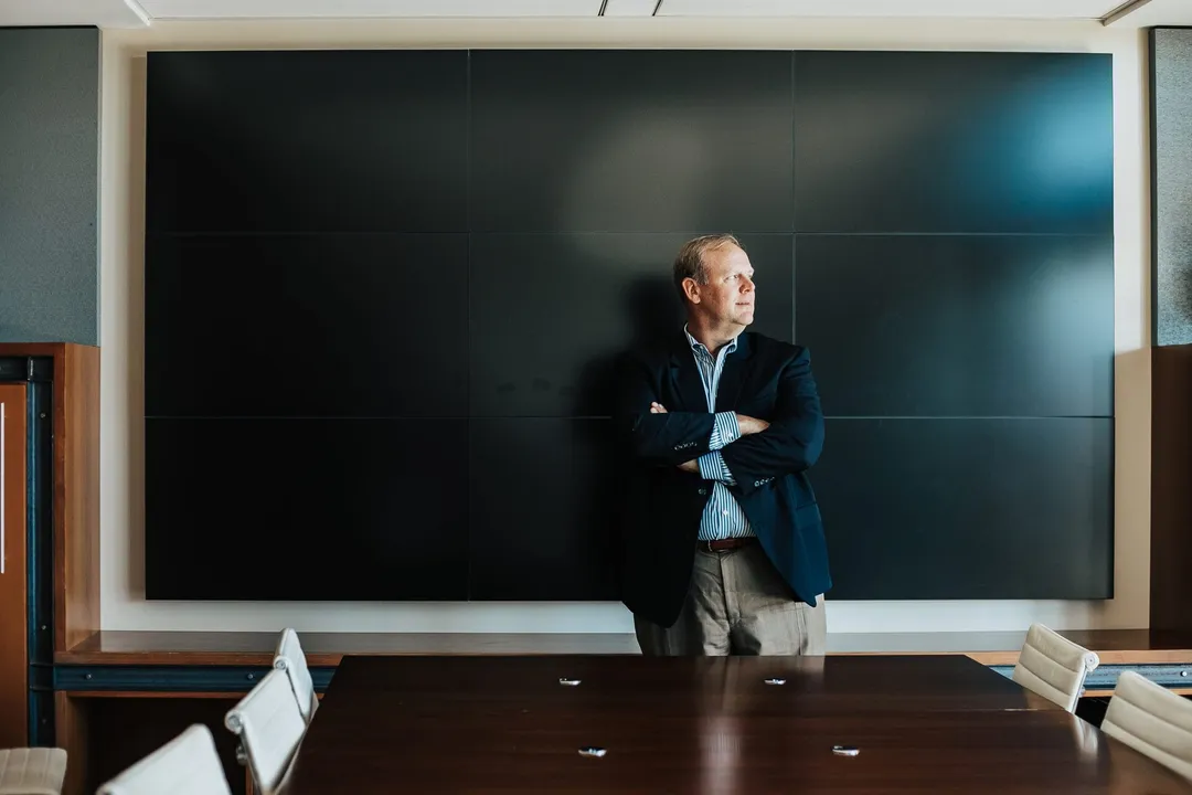 Wade Borth en una sala de reuniones